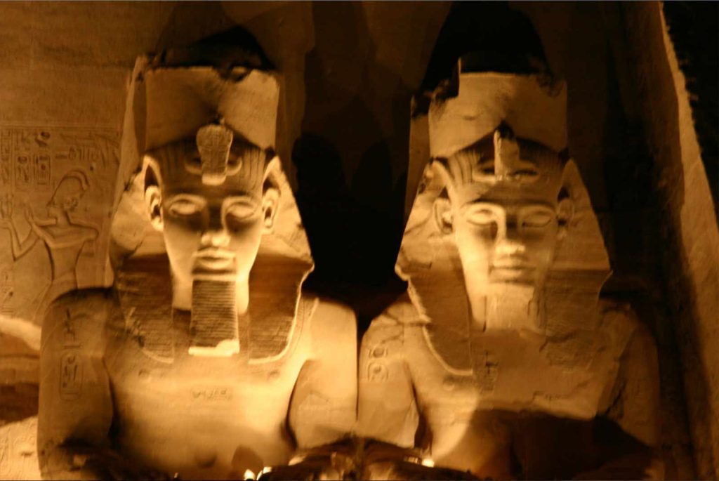 Abou Simbel jour 1 Les Voyages de Pharaon Abou Simbel, Trésor Pharaonique 3 jours, 2 nuits Les Voyages de Pharaon