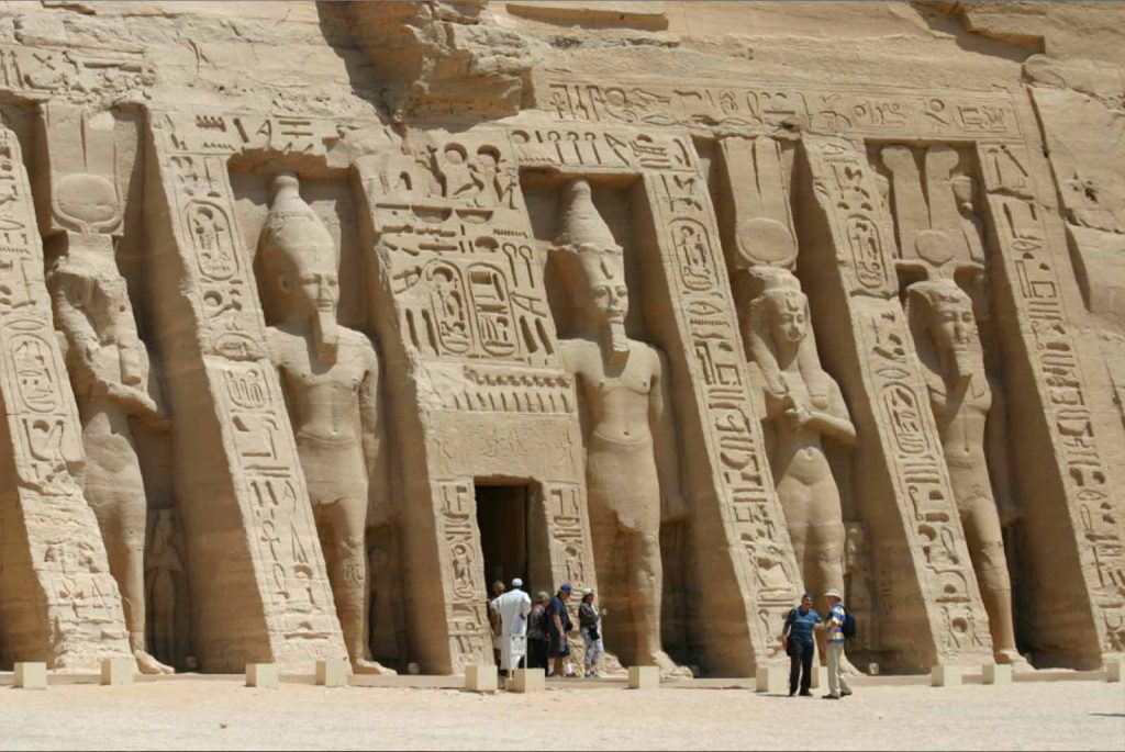 Abou Simbel jour 3 Les Voyages de Pharaon Abou Simbel, Trésor Pharaonique 3 jours, 2 nuits Les Voyages de Pharaon