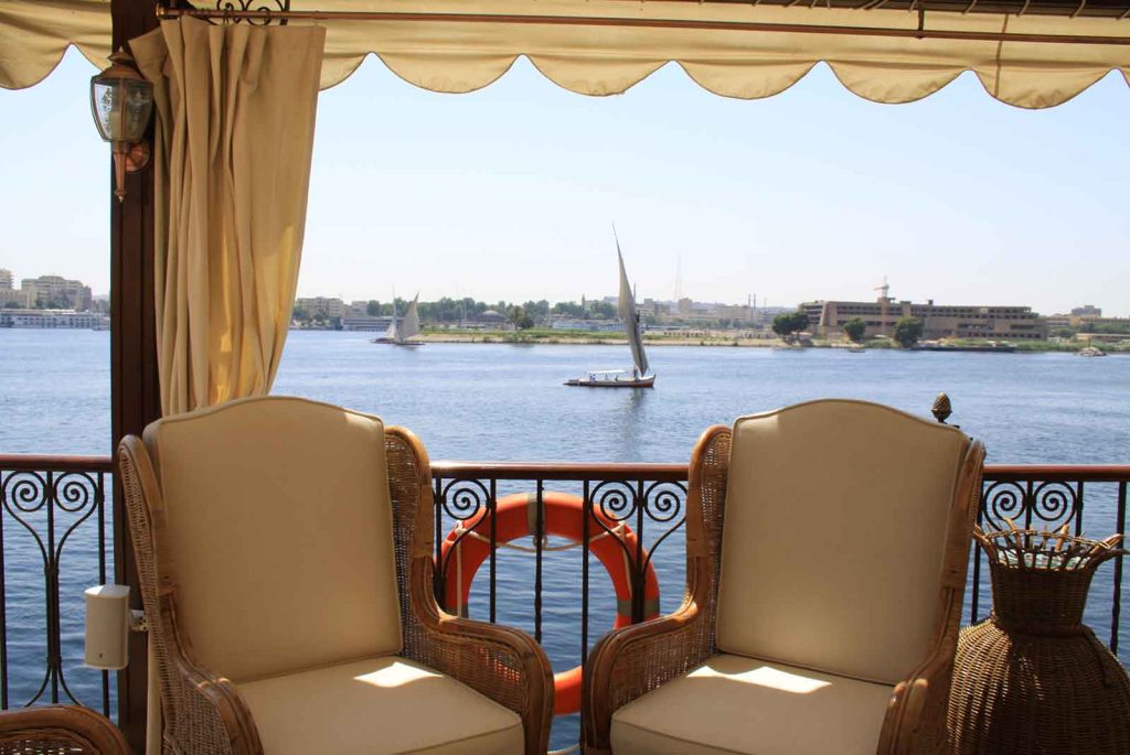 Tresors dEgypte dAlexandrie a Abou Simbel jour 10 Les Voyages de Pharaon Croisière Trésors d'Egypte : d'Alexandrie à Abou Simbel. Croisière en petit bateau privé haut de gamme